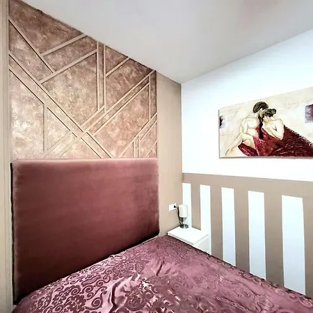 Apartment Flamenco, Apartamento Exclusivo De Dos En El Pleno Del Casco Antiguo, Alicante, Playa, Centro Historico, Rambla *